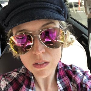 Meet your Posher, Sandy